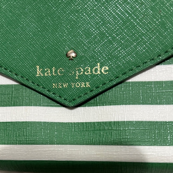 Kate spade kelly green and white crossbody envelope bag - Picture 3 of 6